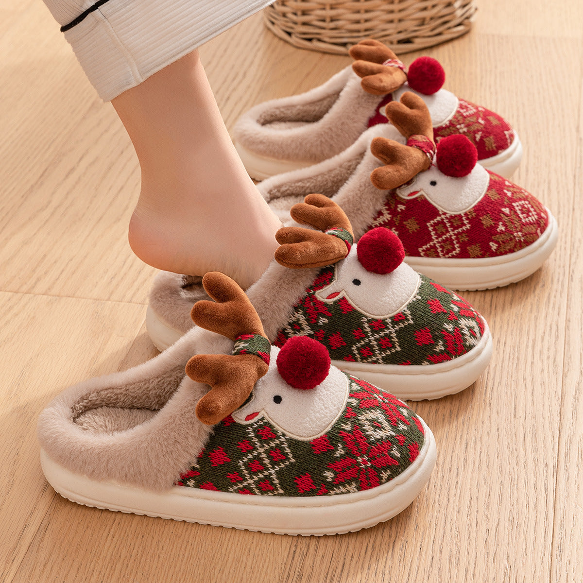Women’s Christmas Reindeer Plush Slippers – Cozy Holiday House Shoes