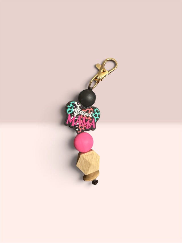 HANDMADE CUSTOM MAMA AND MOM THEMED BEADED KEYCHAINS | MAKE THE PERFECT GIFT